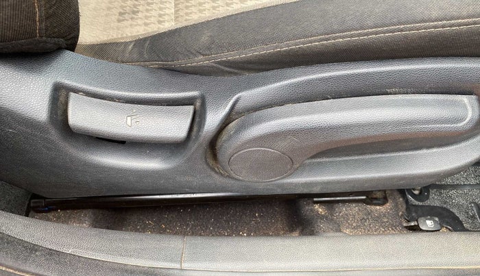 2018 Hyundai Elite i20 ASTA 1.2 (O), Petrol, Manual, 19,511 km, Driver Side Adjustment Panel