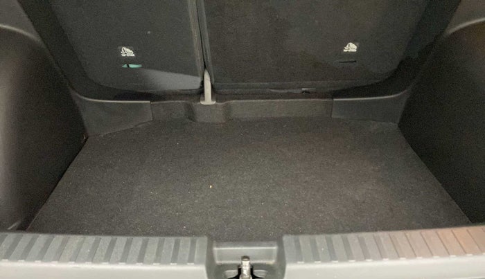 2023 Volkswagen TAIGUN TOPLINE 1.0 TSI AT, Petrol, Automatic, 1,607 km, Boot Inside