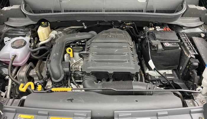 2023 Volkswagen TAIGUN TOPLINE 1.0 TSI AT, Petrol, Automatic, 1,607 km, Open Bonet