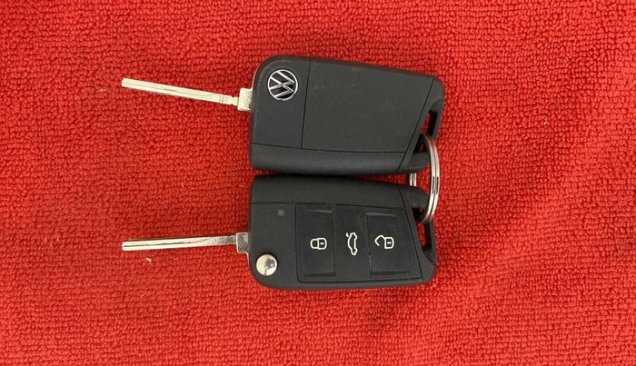 2023 Volkswagen TAIGUN TOPLINE 1.0 TSI AT, Petrol, Automatic, 1,607 km, Key Close Up