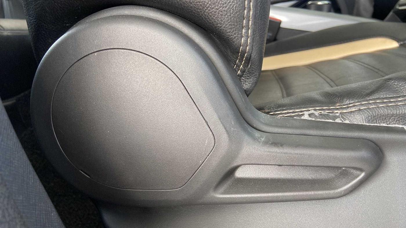 2022 Tata NEXON XM PETROL, Petrol, Manual, 18,403 km, Driver Side Adjustment Panel