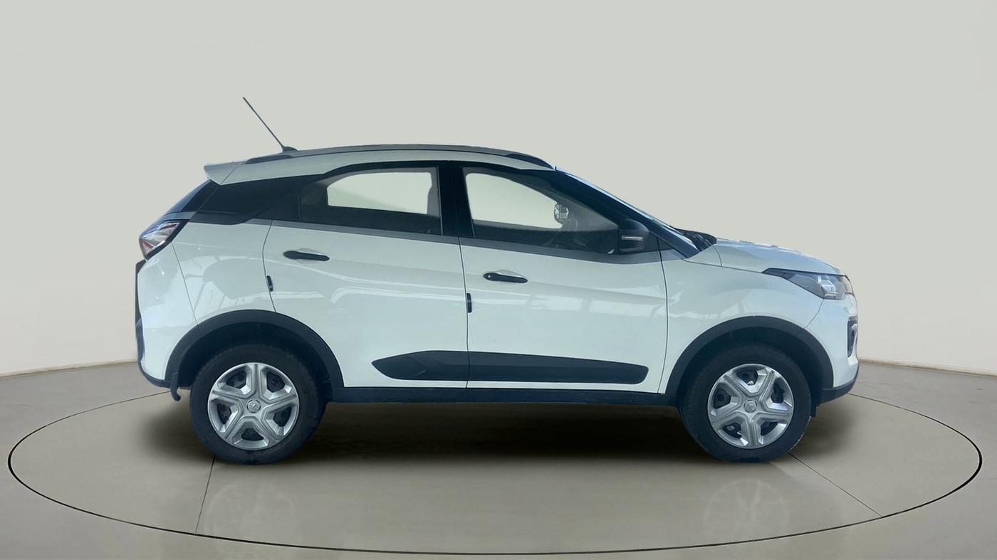 2022 Tata NEXON XM PETROL, Petrol, Manual, 18,403 km, Right Side View