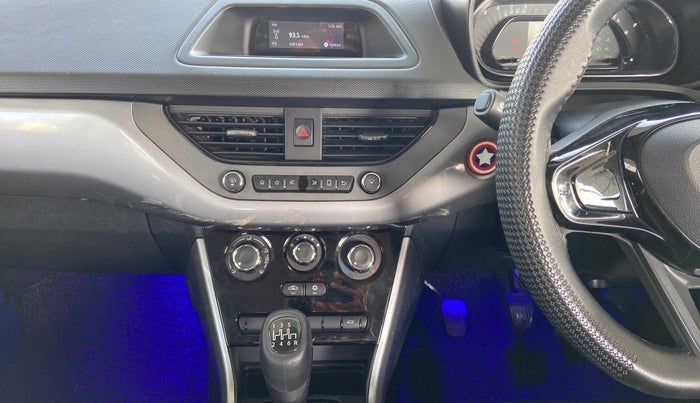 2022 Tata NEXON XM PETROL, Petrol, Manual, 18,403 km, Air Conditioner