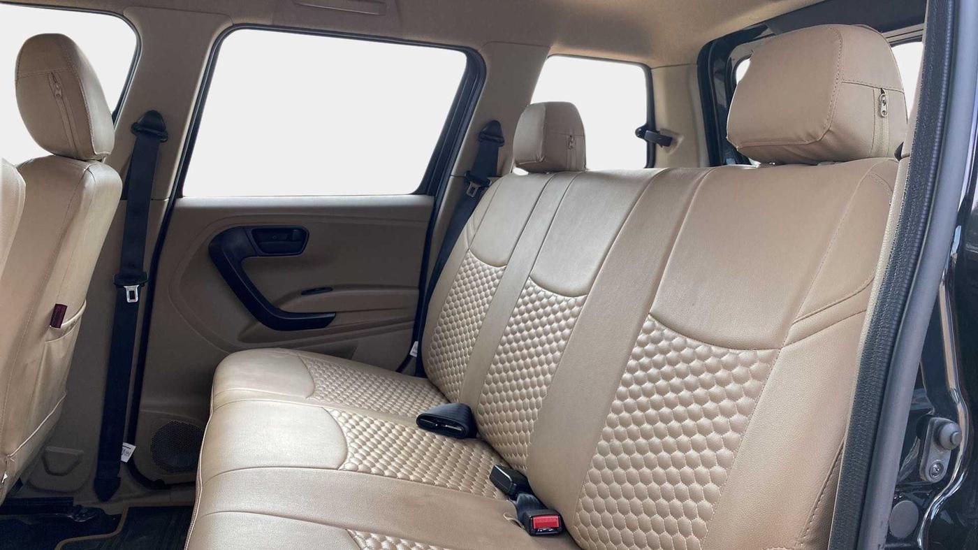 2023 Mahindra BOLERO NEO N 8, Diesel, Manual, 17,862 km, Right Side Rear Door Cabin