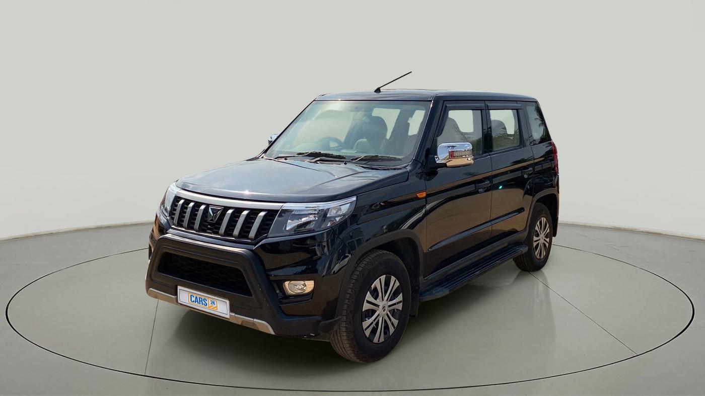 2023 Mahindra BOLERO NEO N 8, Diesel, Manual, 17,862 km, Left Front Diagonal
