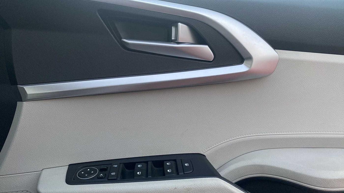 2022 KIA CARENS PRESTIGE PLUS 1.4 PETROL 7 STR, Petrol, Manual, 13,392 km, Driver Side Door Panels Control