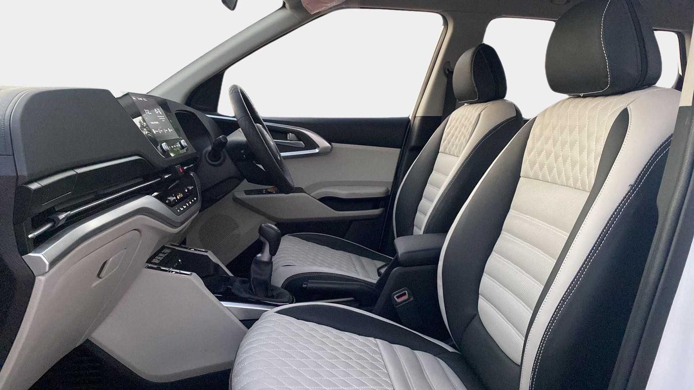 2022 KIA CARENS PRESTIGE PLUS 1.4 PETROL 7 STR, Petrol, Manual, 13,392 km, Right Side Front Door Cabin