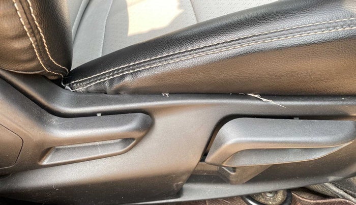 2020 Tata Tiago XZ PLUS PETROL, Petrol, Manual, 23,804 km, Driver Side Adjustment Panel