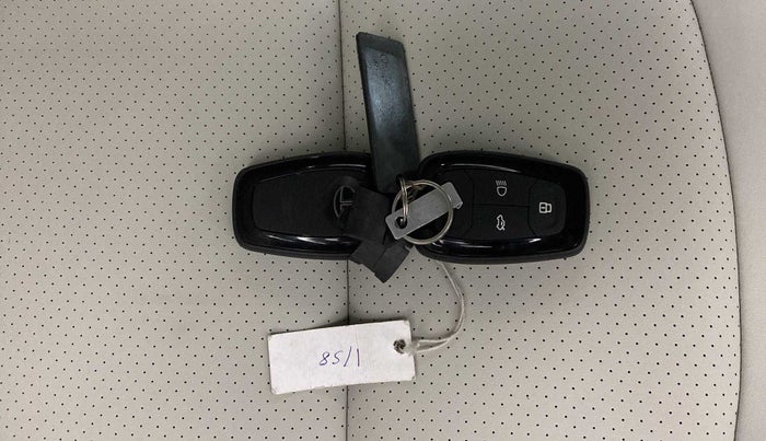 2021 Tata Safari XZ, Diesel, Manual, 30,203 km, Key Close Up