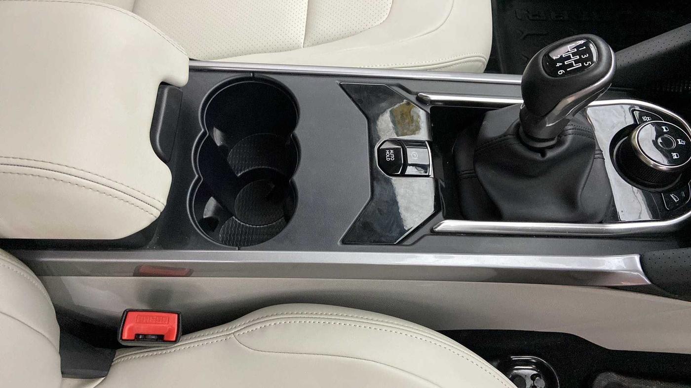 2021 Tata Safari XZ, Diesel, Manual, 30,203 km, Gear Lever