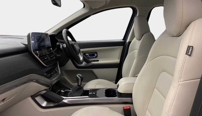 2021 Tata Safari XZ, Diesel, Manual, 30,203 km, Right Side Front Door Cabin