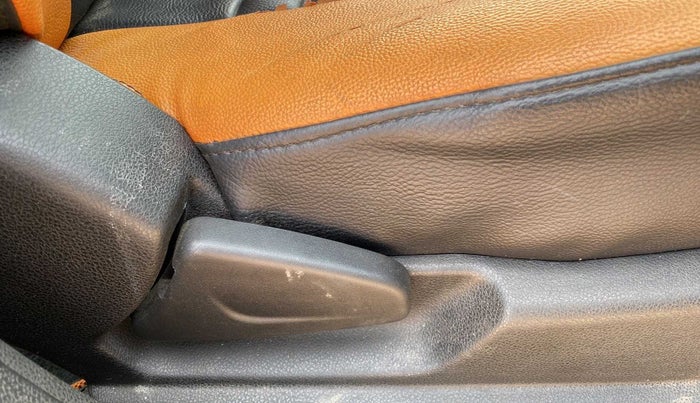 2020 Renault Kwid CLIMBER 1.0 AMT (O), Petrol, Automatic, 18,490 km, Driver Side Adjustment Panel