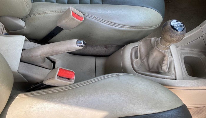 2016 Maruti Ertiga VXI ABS, Petrol, Manual, 86,733 km, Gear Lever