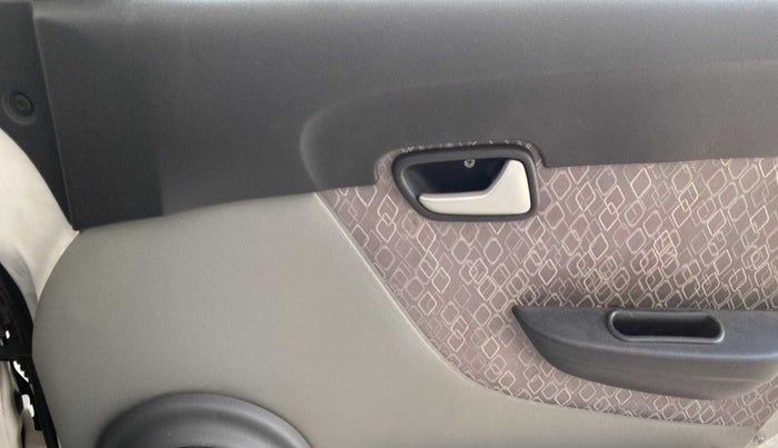 2017 Maruti Alto 800 LXI, CNG, Manual, 23,620 km, Driver Side Door Panels Control