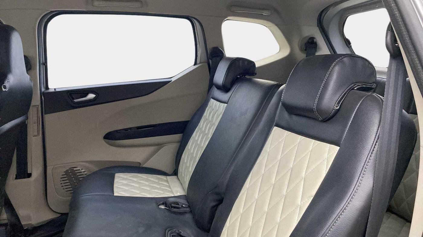 2020 Renault TRIBER RXZ AMT, Petrol, Automatic, 19,391 km, Right Side Rear Door Cabin