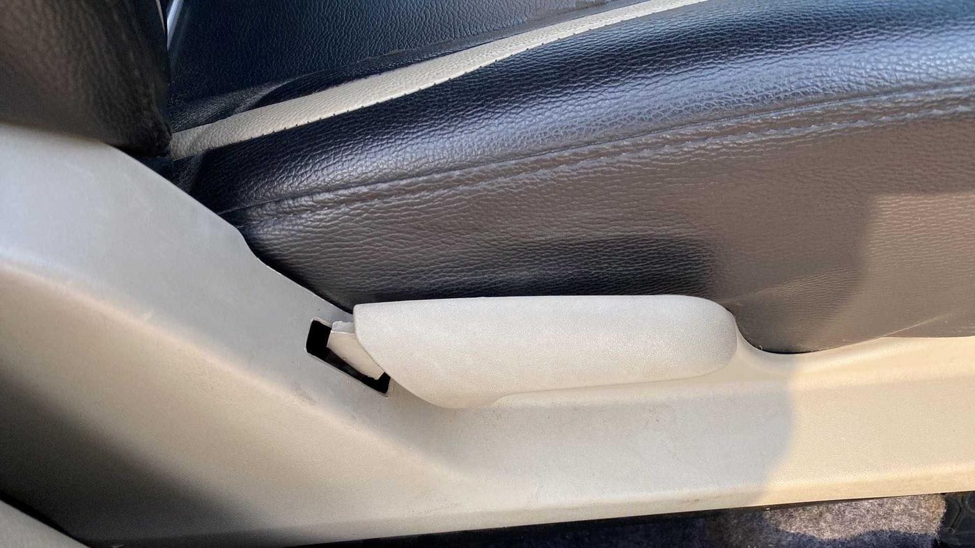 2016 Maruti Celerio ZXI, Petrol, Manual, 46,246 km, Driver Side Adjustment Panel