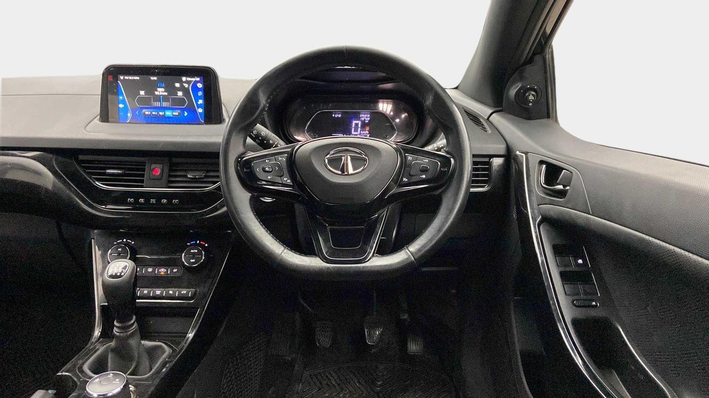 2022 Tata NEXON XZ PLUS (O) PETROL DARK EDITION, CNG, Manual, 28,067 km, Steering Wheel Close Up
