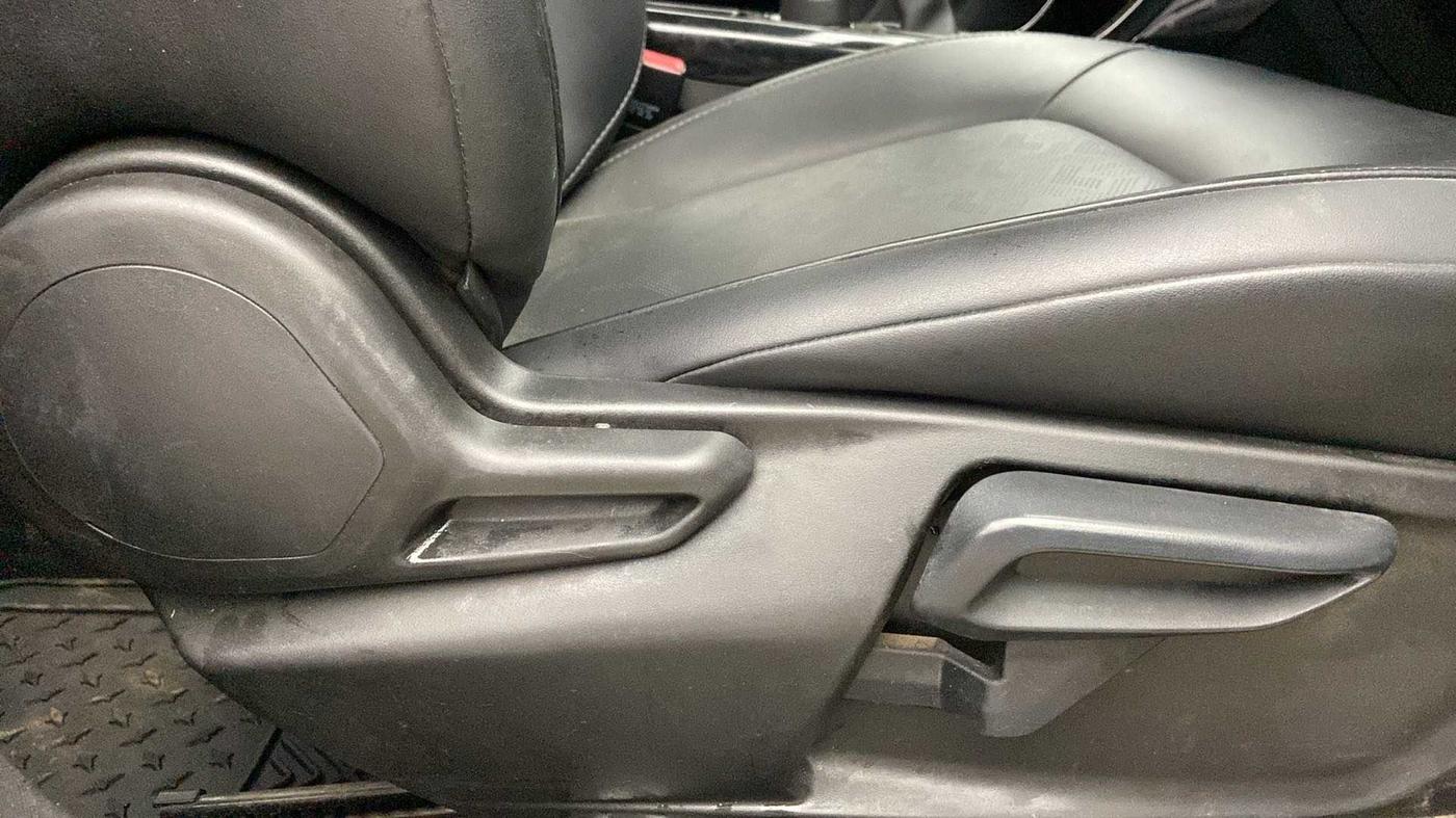 2022 Tata NEXON XZ PLUS (O) PETROL DARK EDITION, CNG, Manual, 28,067 km, Driver Side Adjustment Panel