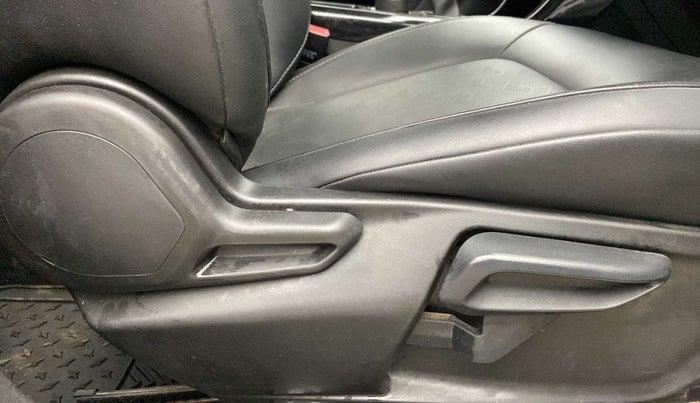 2022 Tata NEXON XZ PLUS (O) PETROL DARK EDITION, Petrol, Manual, 28,067 km, Driver Side Adjustment Panel