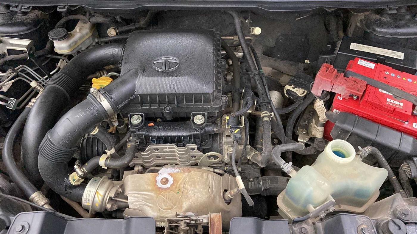 2022 Tata NEXON XZ PLUS (O) PETROL DARK EDITION, CNG, Manual, 28,067 km, Open Bonet
