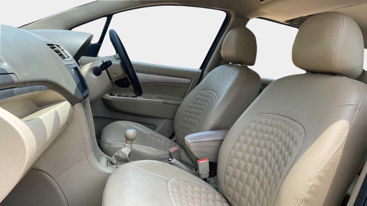 2017 Maruti Ertiga VXI, Petrol, Manual, 36,840 km, Right Side Front Door Cabin