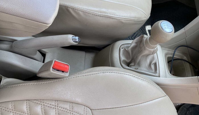 2017 Maruti Ertiga VXI, Petrol, Manual, 36,840 km, Gear Lever