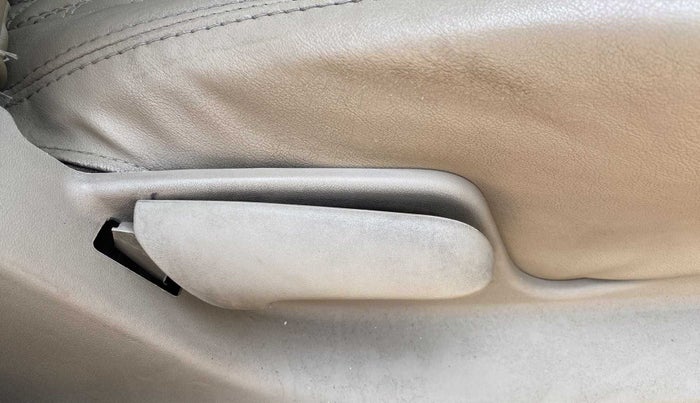 2017 Maruti Ertiga VXI, Petrol, Manual, 36,840 km, Driver Side Adjustment Panel