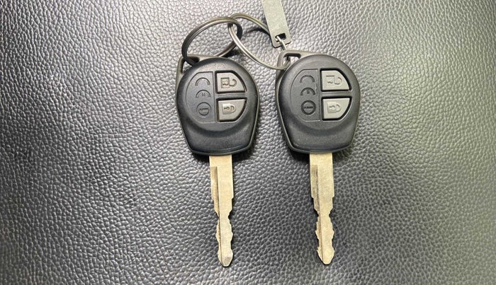 2017 Maruti Dzire VXI, Petrol, Manual, 73,997 km, Key Close Up