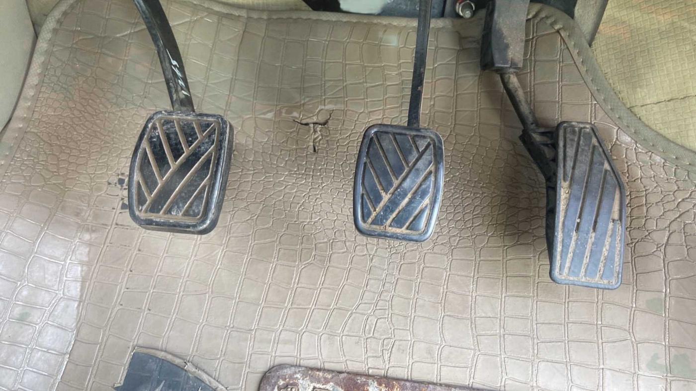 2017 Maruti Dzire VXI, Petrol, Manual, 73,997 km, Pedals