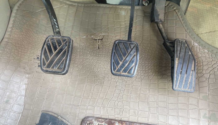 2017 Maruti Dzire VXI, Petrol, Manual, 73,997 km, Pedals