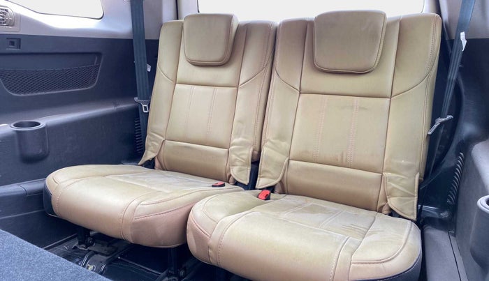 2020 Mahindra XUV500 W11 AT, Diesel, Automatic, 59,594 km, Third Seat Row ( optional )