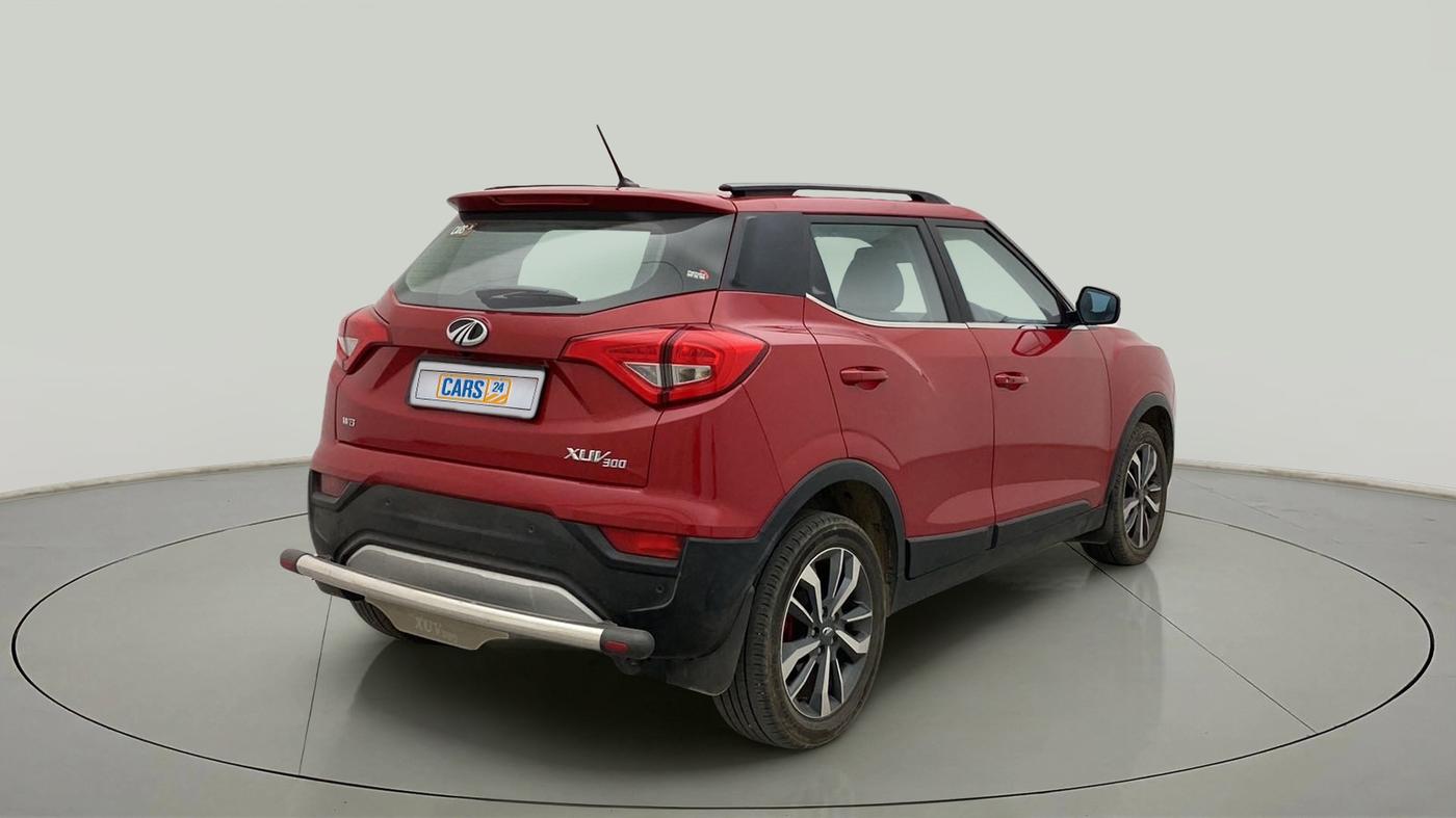 2021 Mahindra XUV300 W8 (O) 1.5 DIESEL, Diesel, Manual, 38,401 km, Right Back Diagonal