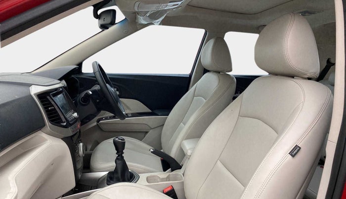 2021 Mahindra XUV300 W8 (O) 1.5 DIESEL, Diesel, Manual, 38,401 km, Right Side Front Door Cabin