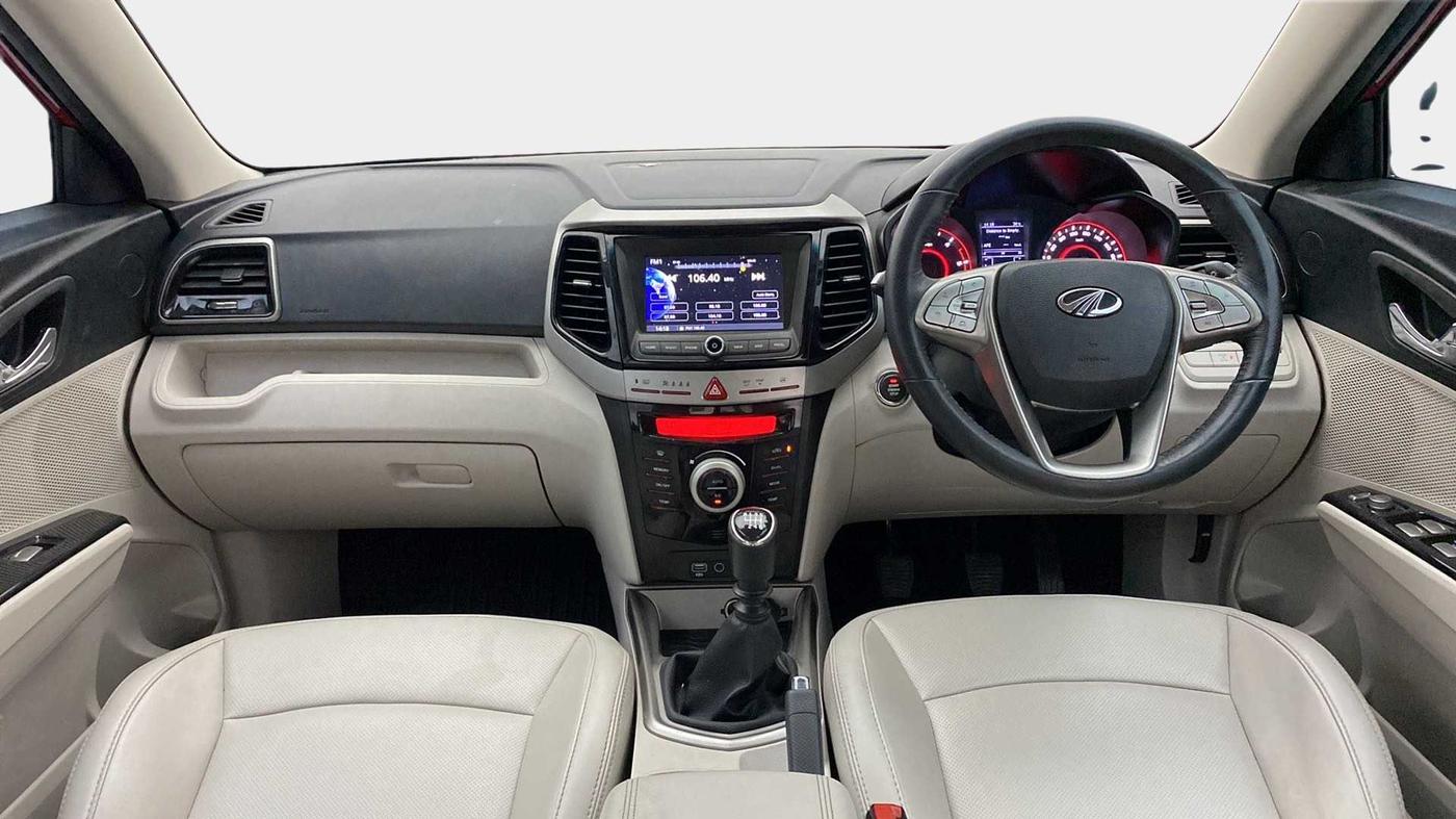 2021 Mahindra XUV300 W8 (O) 1.5 DIESEL, Diesel, Manual, 38,401 km, Dashboard
