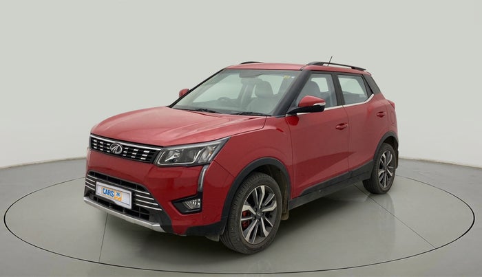 2021 Mahindra XUV300 W8 (O) 1.5 DIESEL, Diesel, Manual, 38,401 km, Left Front Diagonal