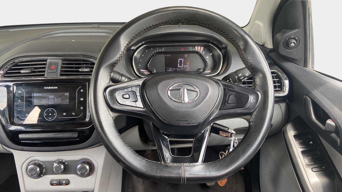 2022 Tata Tiago XT PETROL, Petrol, Manual, 37,785 km, Steering Wheel Close Up
