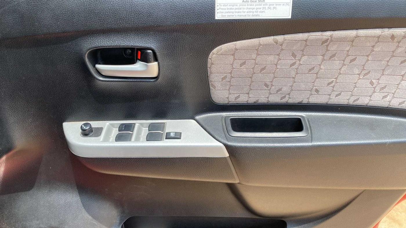 2016 Maruti Wagon R 1.0 VXI AMT, Petrol, Automatic, 38,333 km, Driver Side Door Panels Control