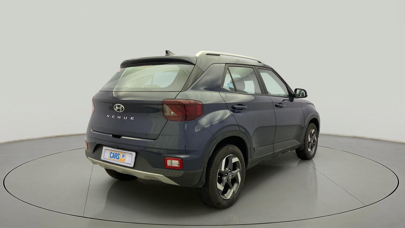 2021 Hyundai VENUE S+ 1.2, Petrol, Manual, 22,367 km, Right Back Diagonal