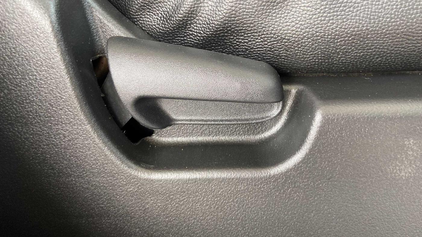 2017 Maruti Wagon R 1.0 VXI (O) AMT, Petrol, Automatic, 35,008 km, Driver Side Adjustment Panel