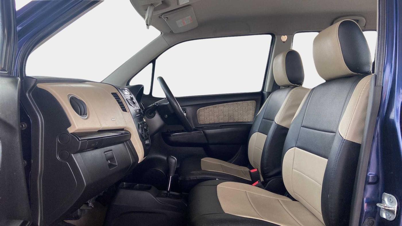 2017 Maruti Wagon R 1.0 VXI (O) AMT, Petrol, Automatic, 35,008 km, Right Side Front Door Cabin