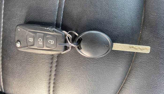 2023 Tata NEXON XM PETROL, Petrol, Manual, 16,129 km, Key Close Up