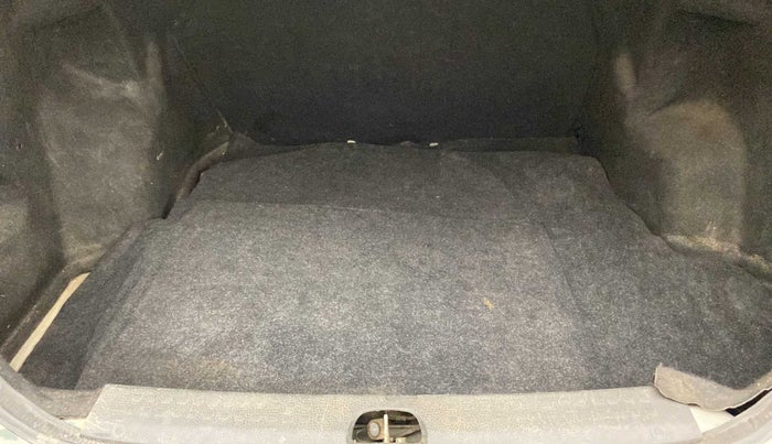 2011 Maruti Swift Dzire LXI, Petrol, Manual, 1,03,579 km, Boot Inside