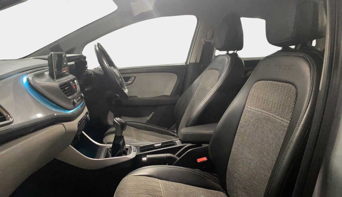 2020 Tata ALTROZ XZ PETROL, Petrol, Manual, 33,273 km, Right Side Front Door Cabin