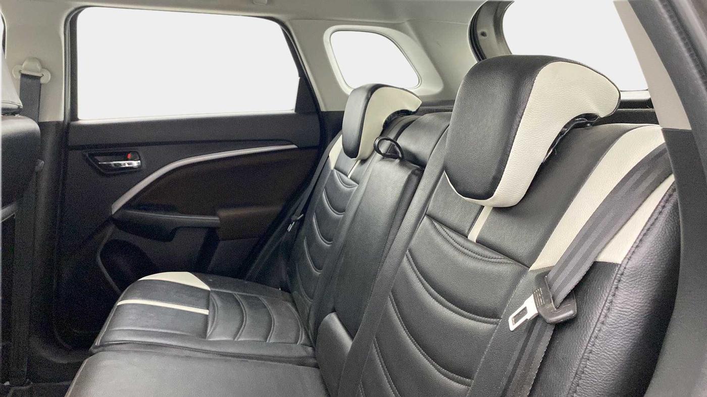 2023 Maruti BREZZA ZXI SMART HYBRID , Petrol, Manual, 18,693 km, Right Side Rear Door Cabin