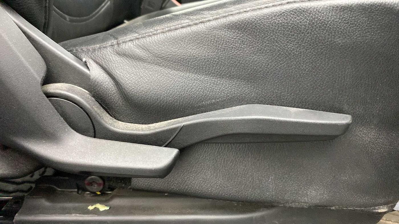 2023 Maruti BREZZA ZXI SMART HYBRID , Petrol, Manual, 18,693 km, Driver Side Adjustment Panel