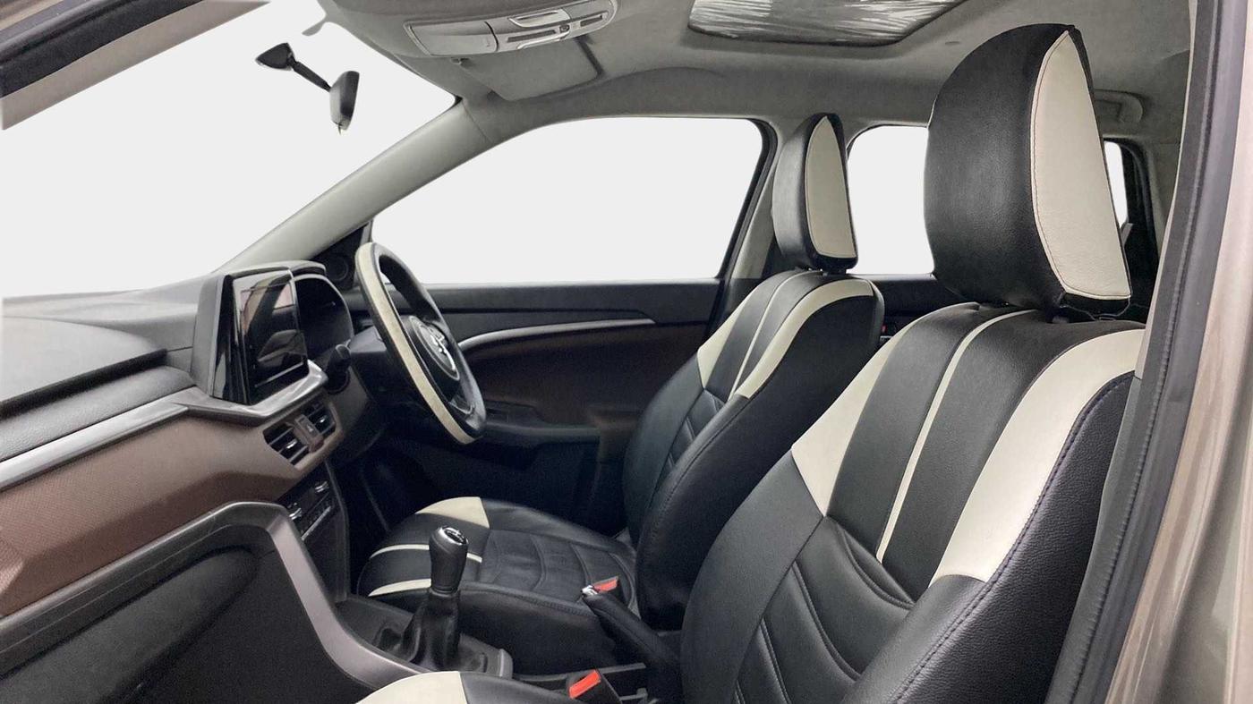 2023 Maruti BREZZA ZXI SMART HYBRID , Petrol, Manual, 18,693 km, Right Side Front Door Cabin