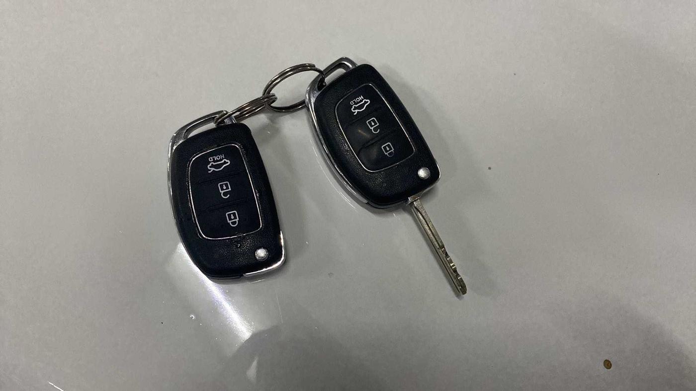 2015 Hyundai Xcent S 1.2, CNG, Manual, 89,031 km, Key Close Up