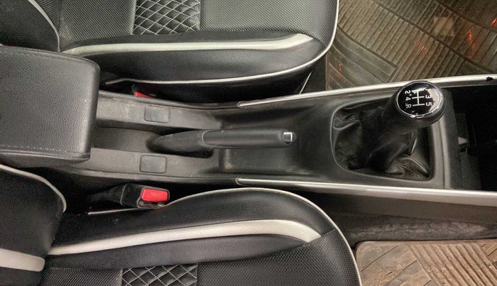 2017 Maruti Baleno ZETA PETROL 1.2, Petrol, Manual, 83,745 km, Pedals