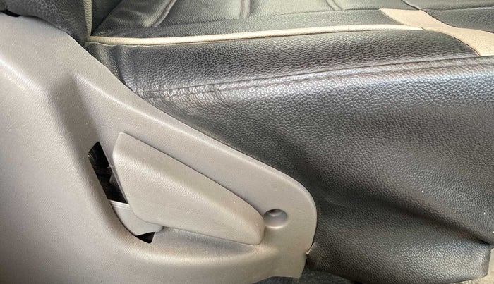 2016 Datsun Go Plus T (O), Petrol, Manual, 59,547 km, Driver Side Adjustment Panel