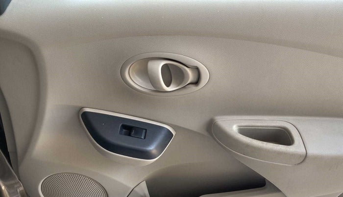 2016 Datsun Go Plus T (O), Petrol, Manual, 59,547 km, Driver Side Door Panels Control